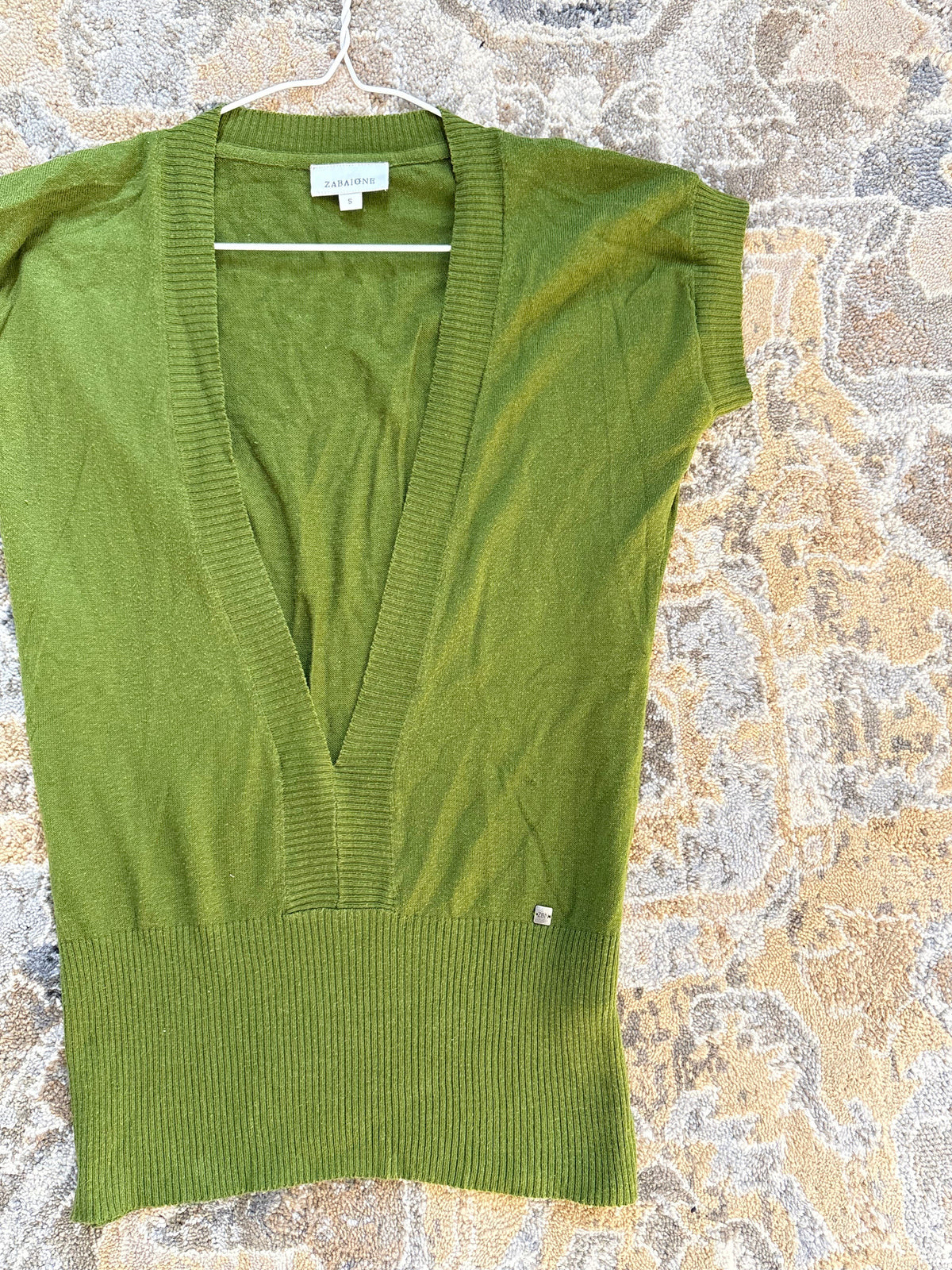 Cut-out shirt