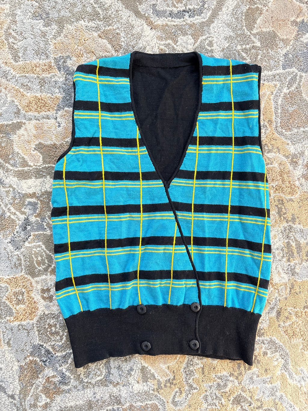 Vest with stripes and buttons
