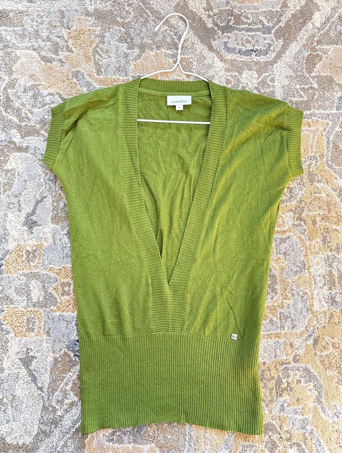 Cut-out shirt