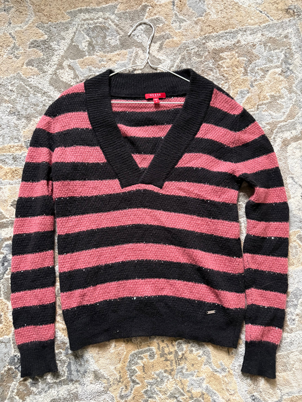 Guess v-neck