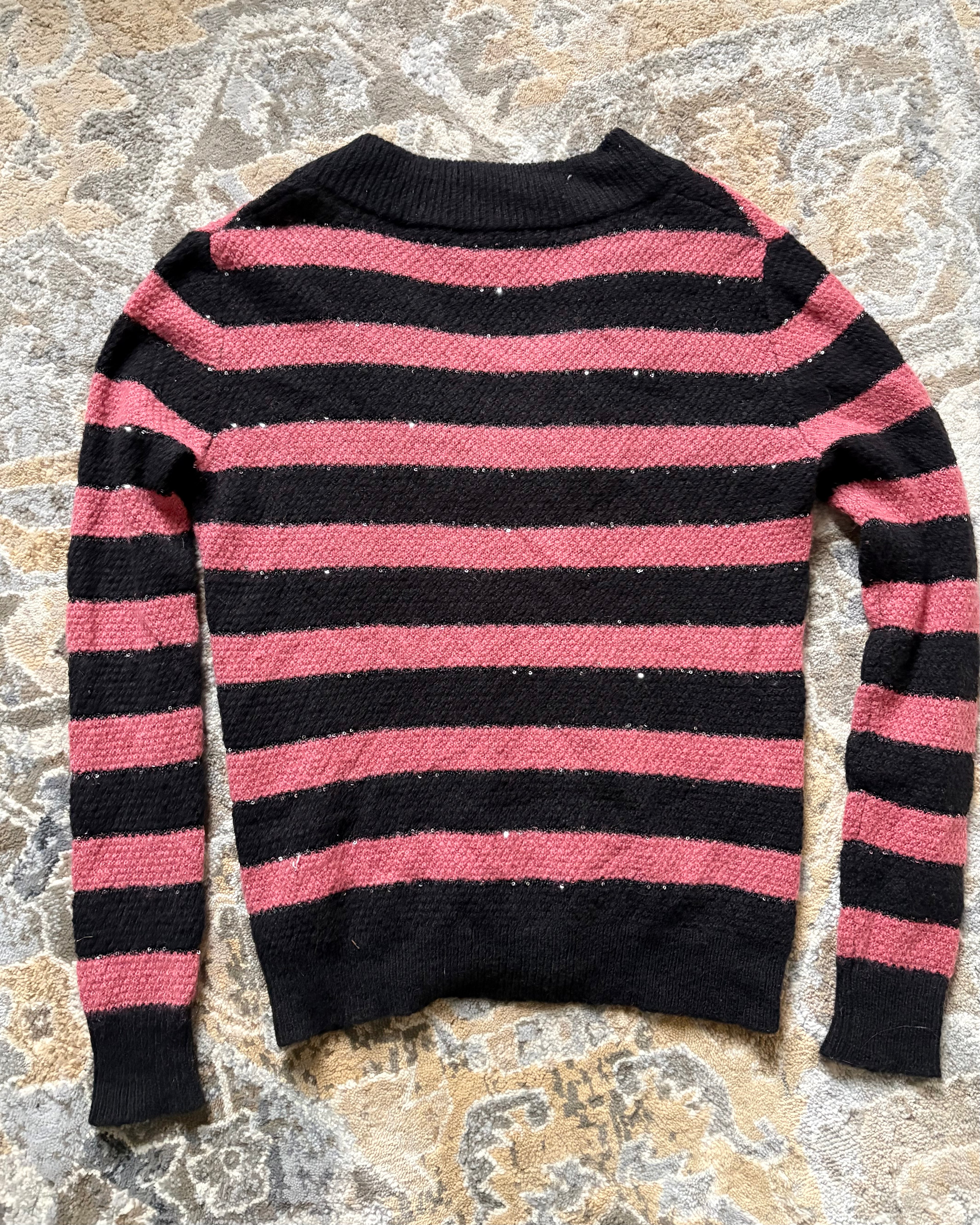Guess v-neck